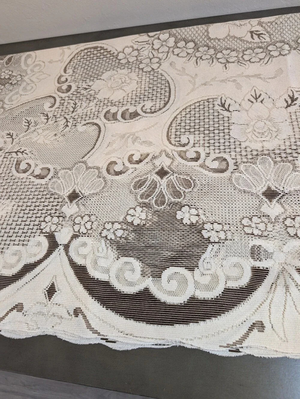 Vintage Sheer Brown Decorative Lace Tablecloth Boho Cottagecore Size 106